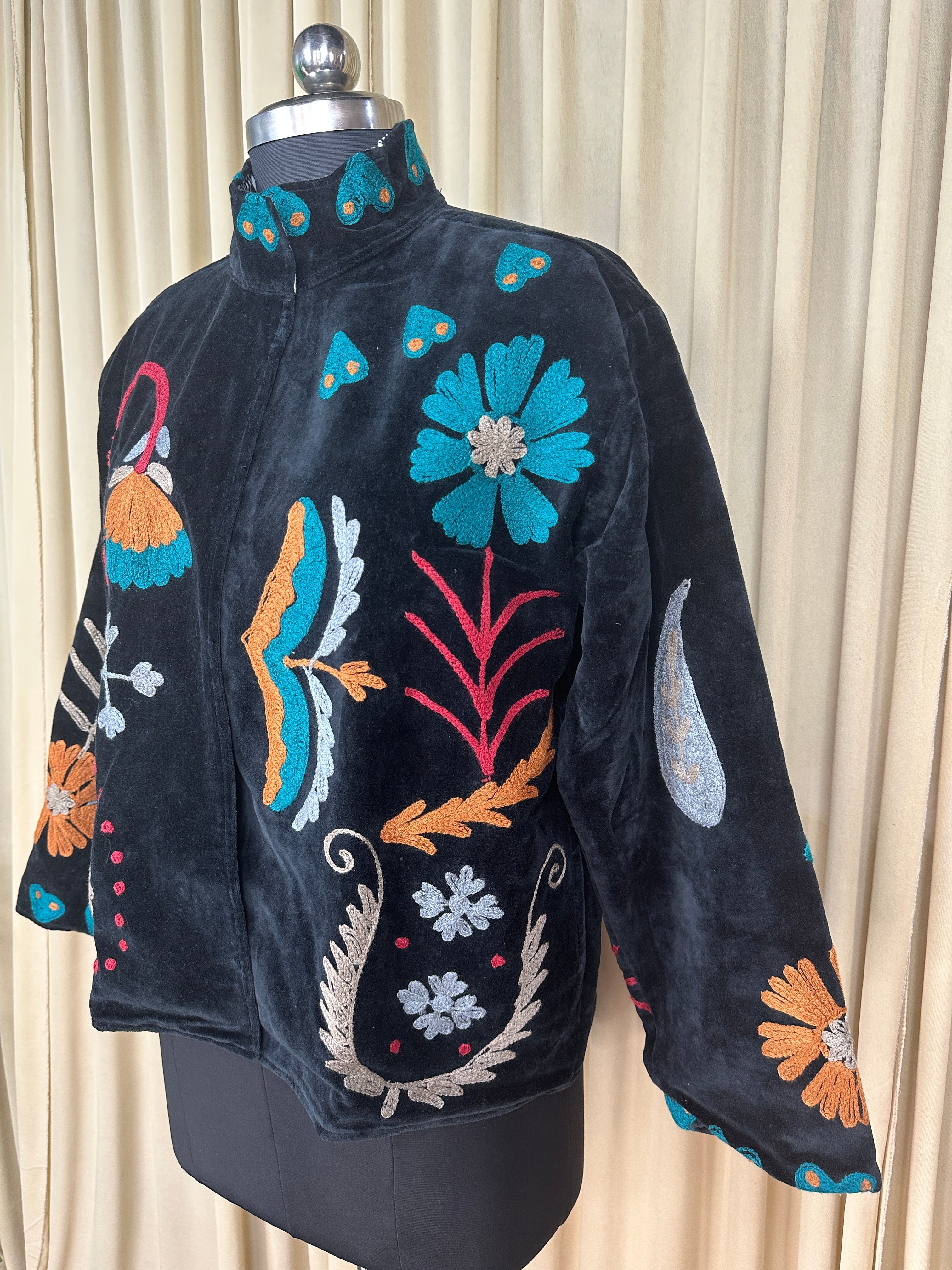 Boho Hand Embroidered Velvet Suzani Jacket, Black Floral Open Front Coat Winter Wear Free Size Robe Retro Chic Free Size Robe Blazer for Her
