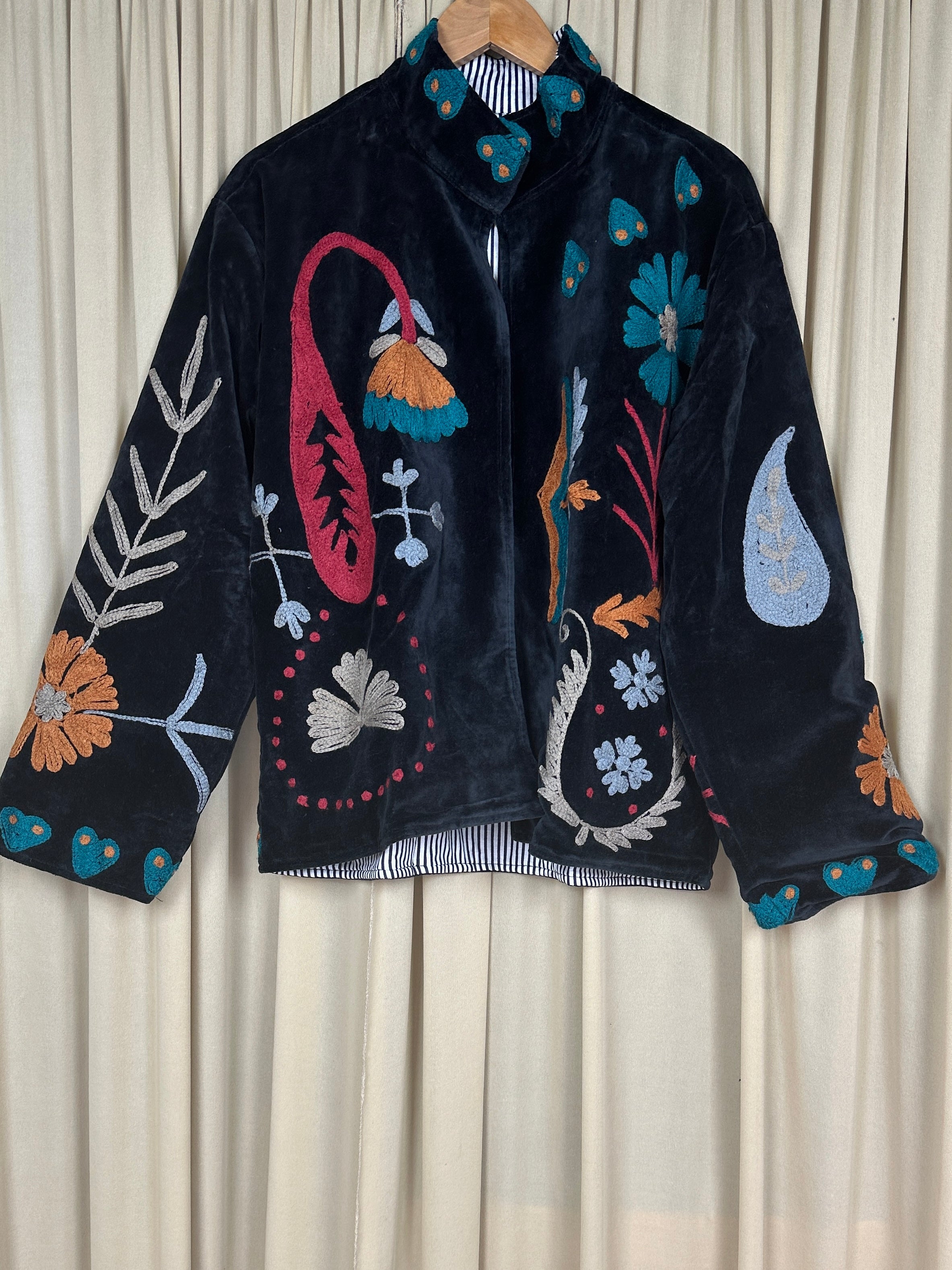 Boho Hand Embroidered Velvet Suzani Jacket, Black Floral Open Front Coat Winter Wear Free Size Robe Retro Chic Free Size Robe Blazer for Her