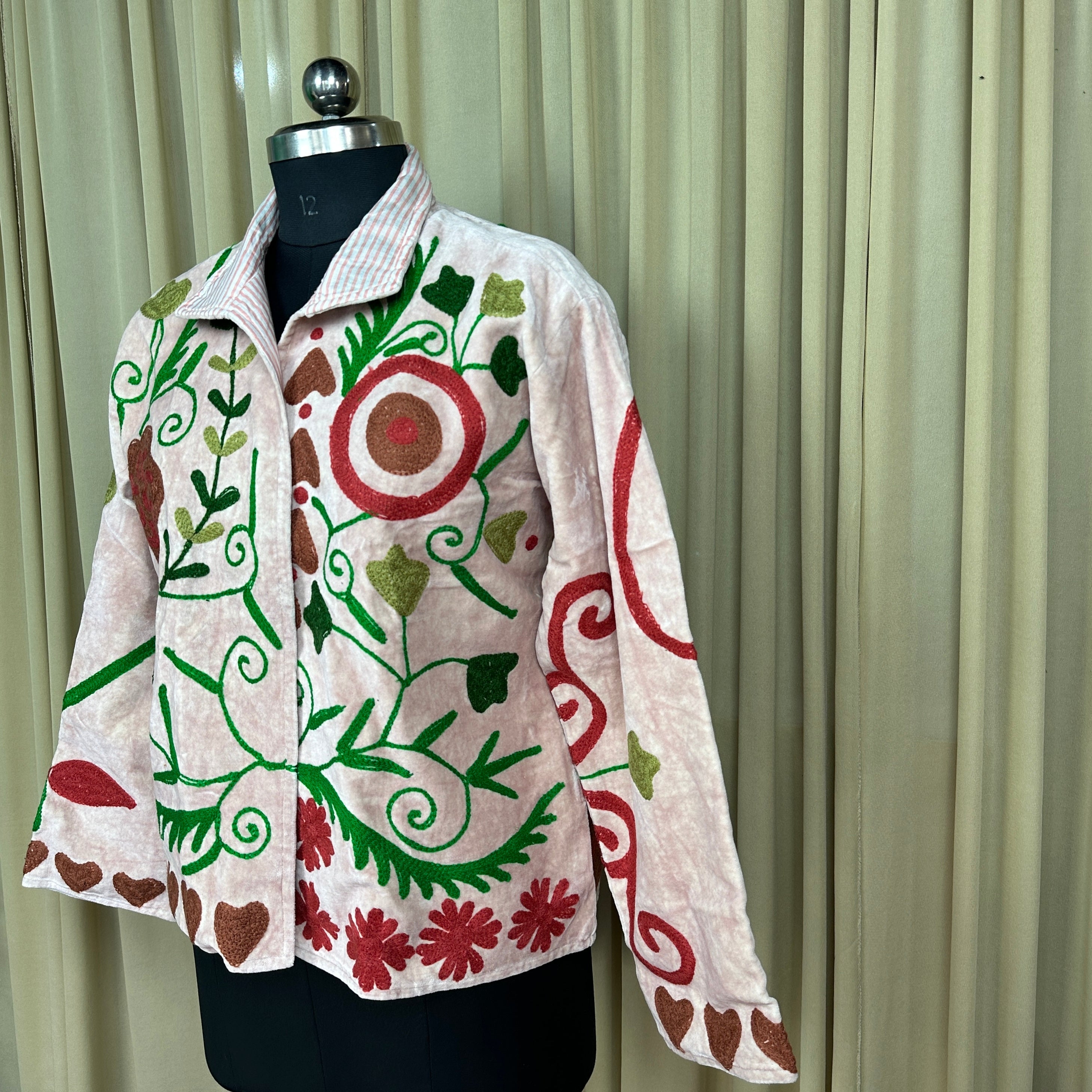 Boho Hand Embroidered Velvet Suzani Jacket, White Floral Open Front Coat Winter Wear Free Size Robe Retro Chic Free Size Robe Blazer for Her