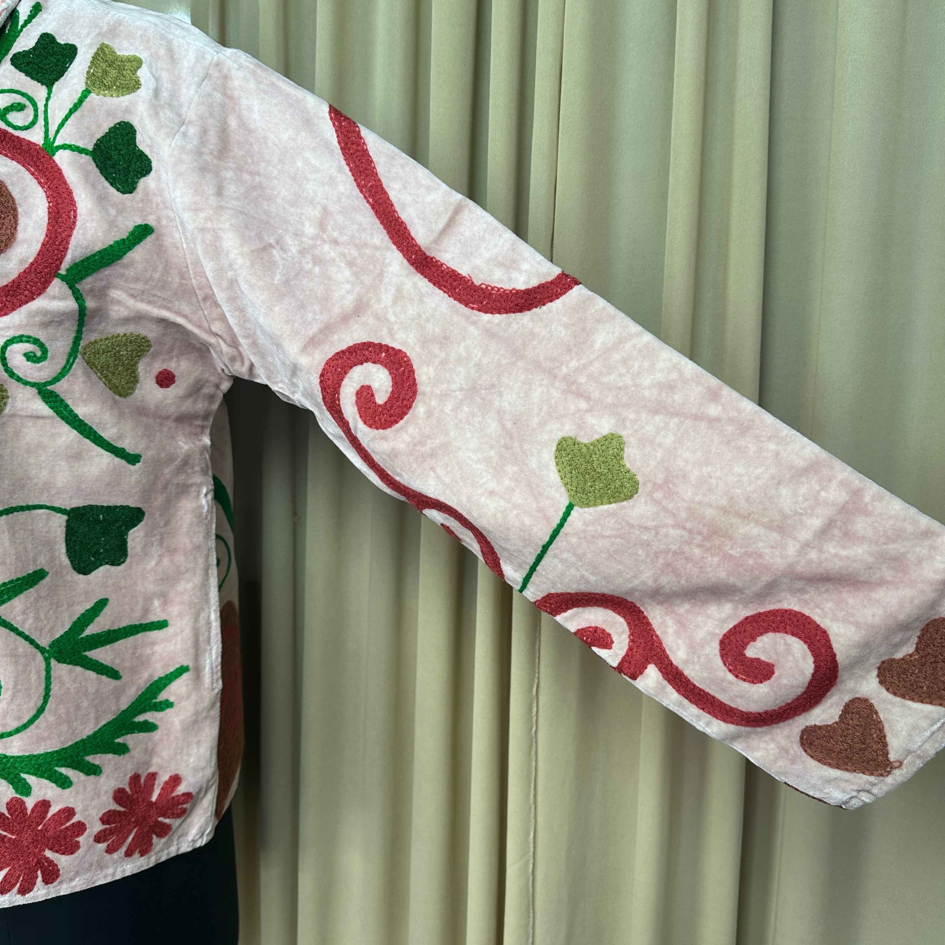 Boho Hand Embroidered Velvet Suzani Jacket, White Floral Open Front Coat Winter Wear Free Size Robe Retro Chic Free Size Robe Blazer for Her