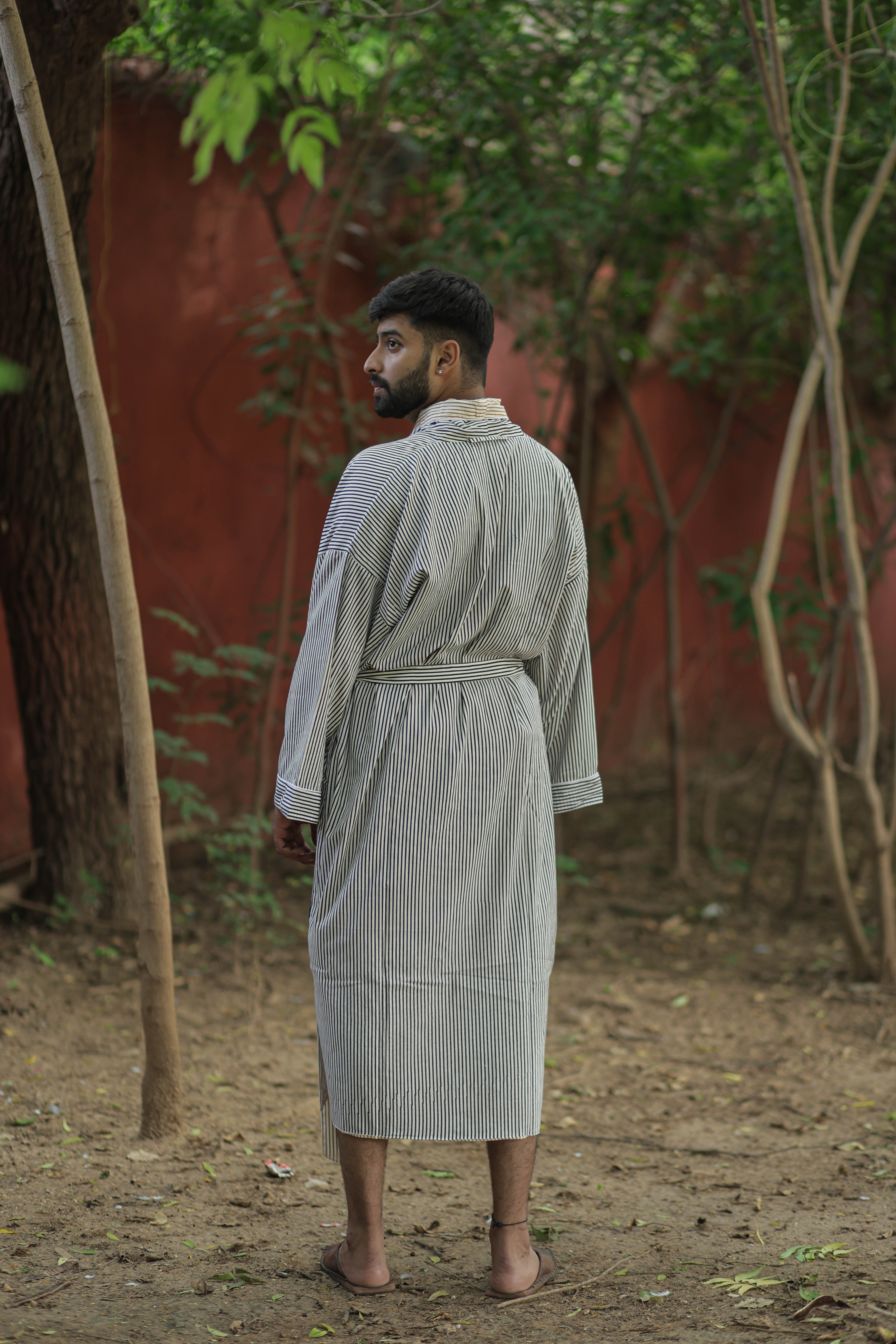 Men's Striped Cotton Kimono Robe, Long Lightweight Sleepwear with Pockets, One Size Soft Breathable Spa Beach Resort Cover Up Dressing Gown