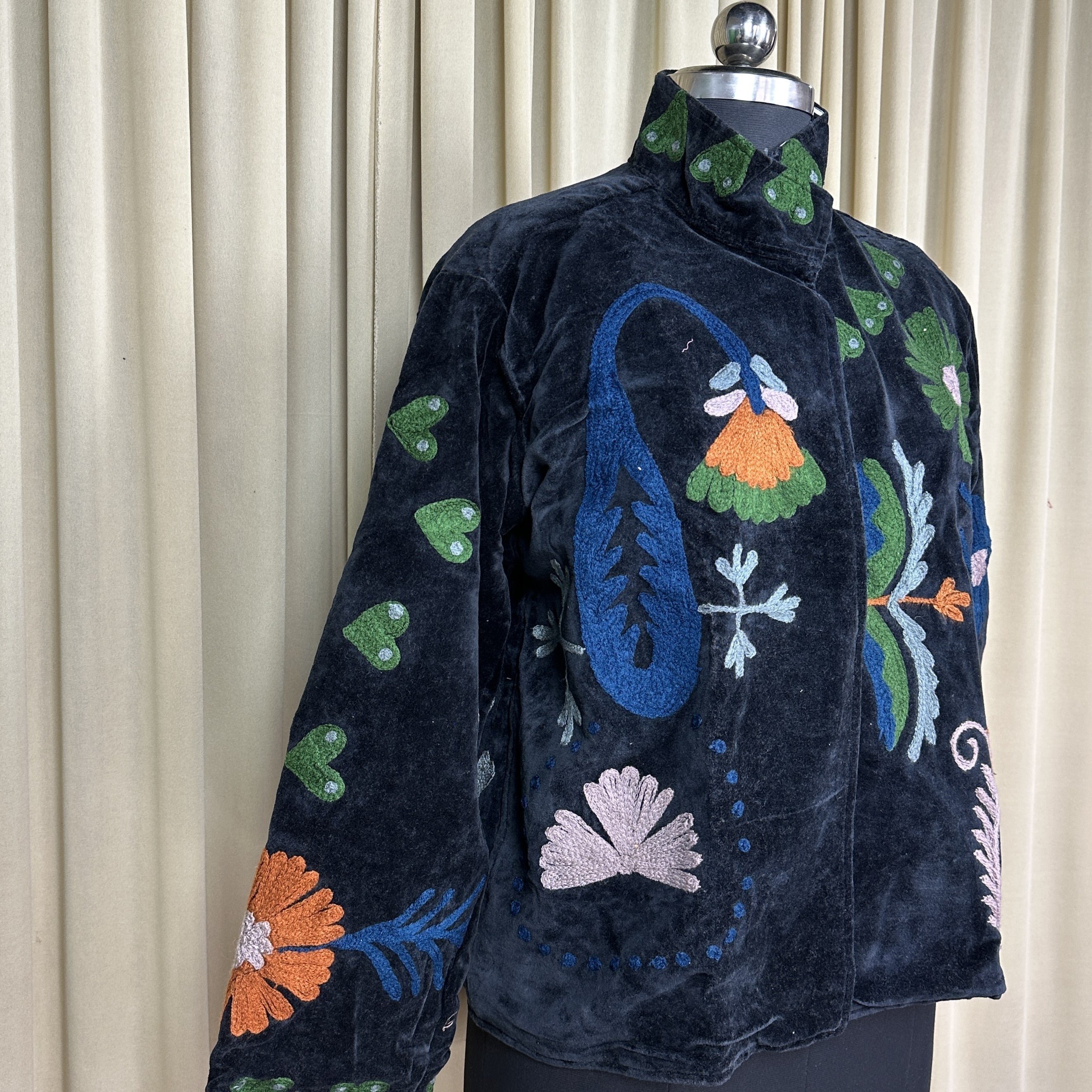Boho Hand Embroidered Velvet Suzani Jacket, Black Floral Open Front Coat Winter Wear Free Size Robe Retro Chic Free Size Robe Blazer for Her
