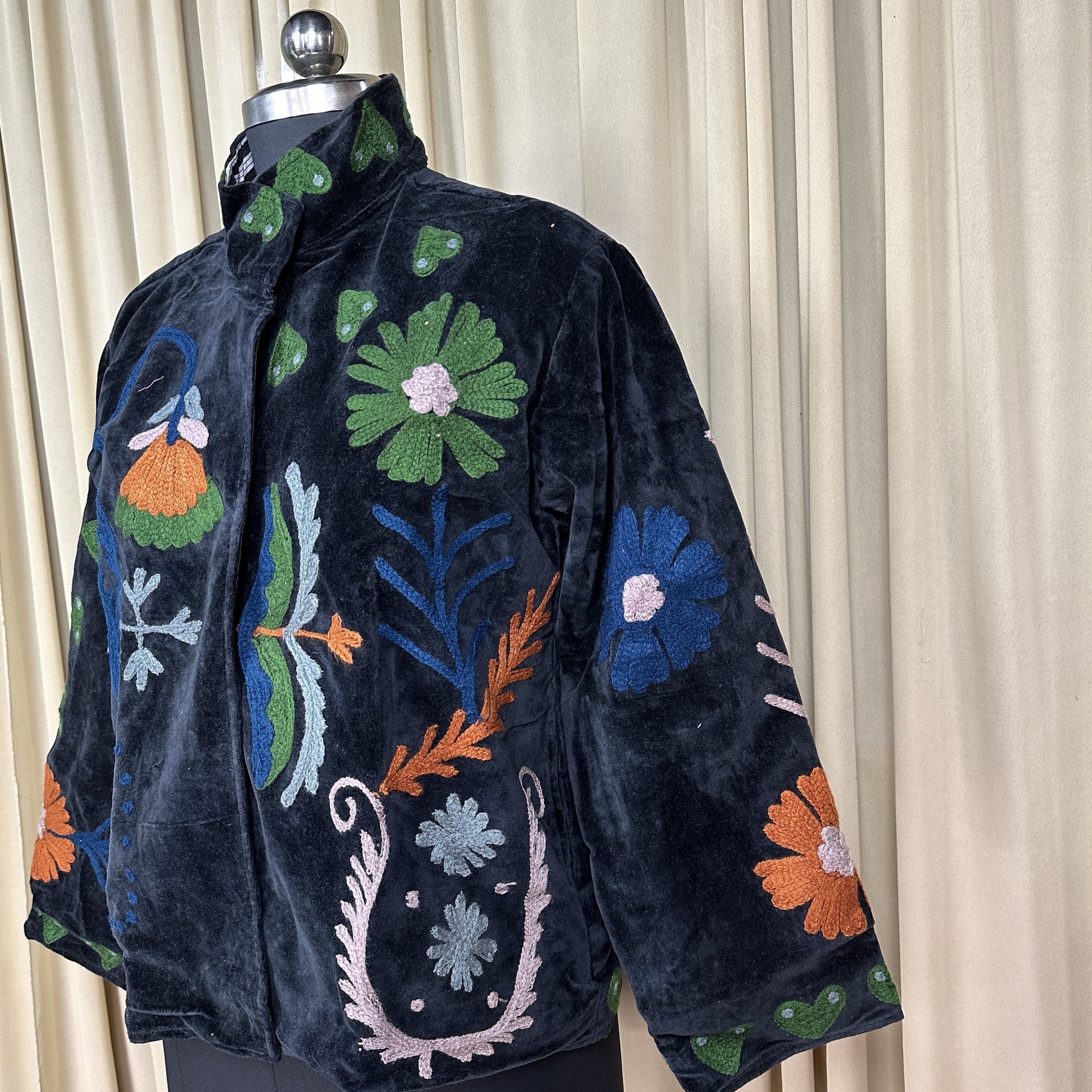 Boho Hand Embroidered Velvet Suzani Jacket, Black Floral Open Front Coat Winter Wear Free Size Robe Retro Chic Free Size Robe Blazer for Her