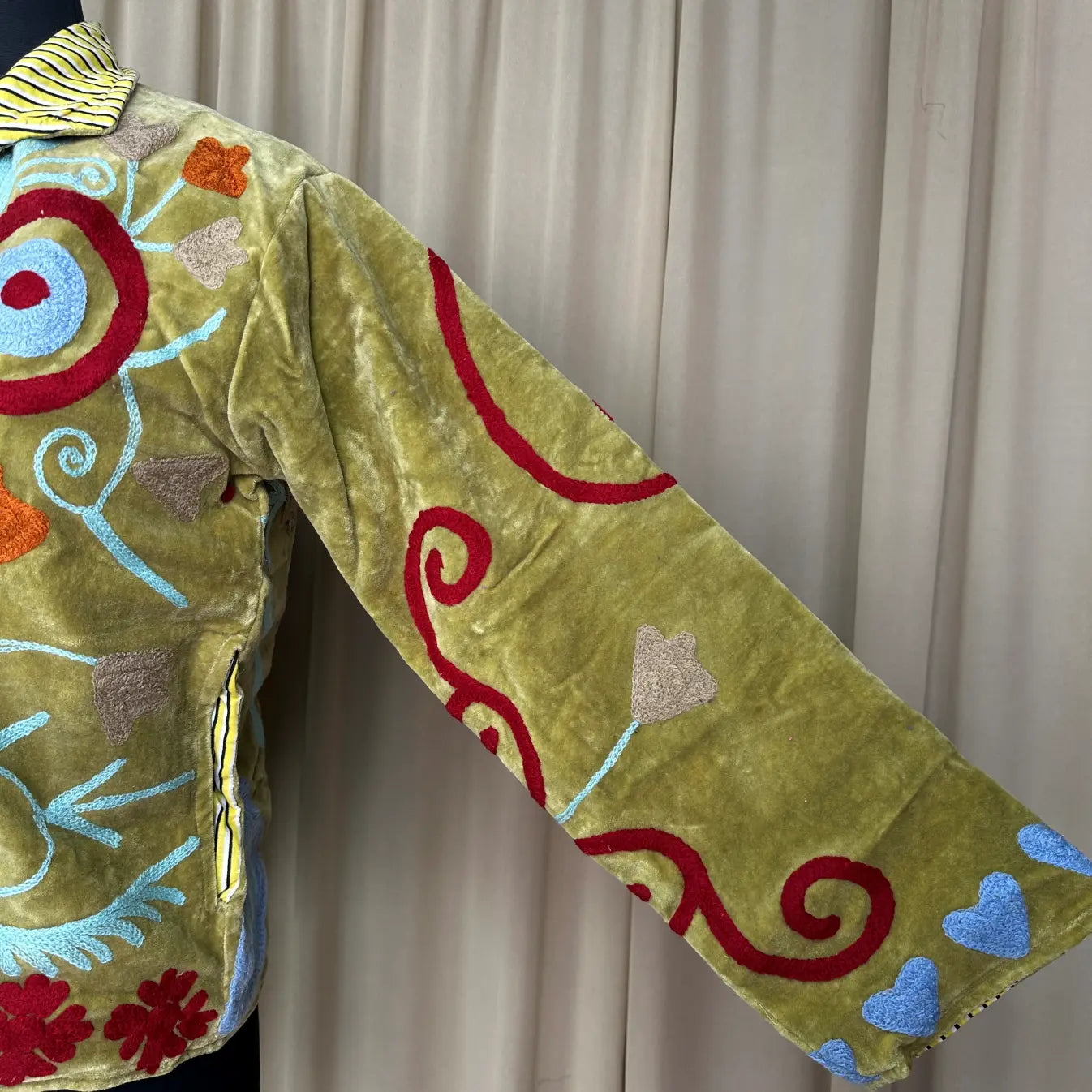 Boho Hand Embroidered Velvet Suzani Jacket, Green Floral Open Front Coat Winter Wear Free Size Robe Retro Chic Free Size Robe Blazer for Her