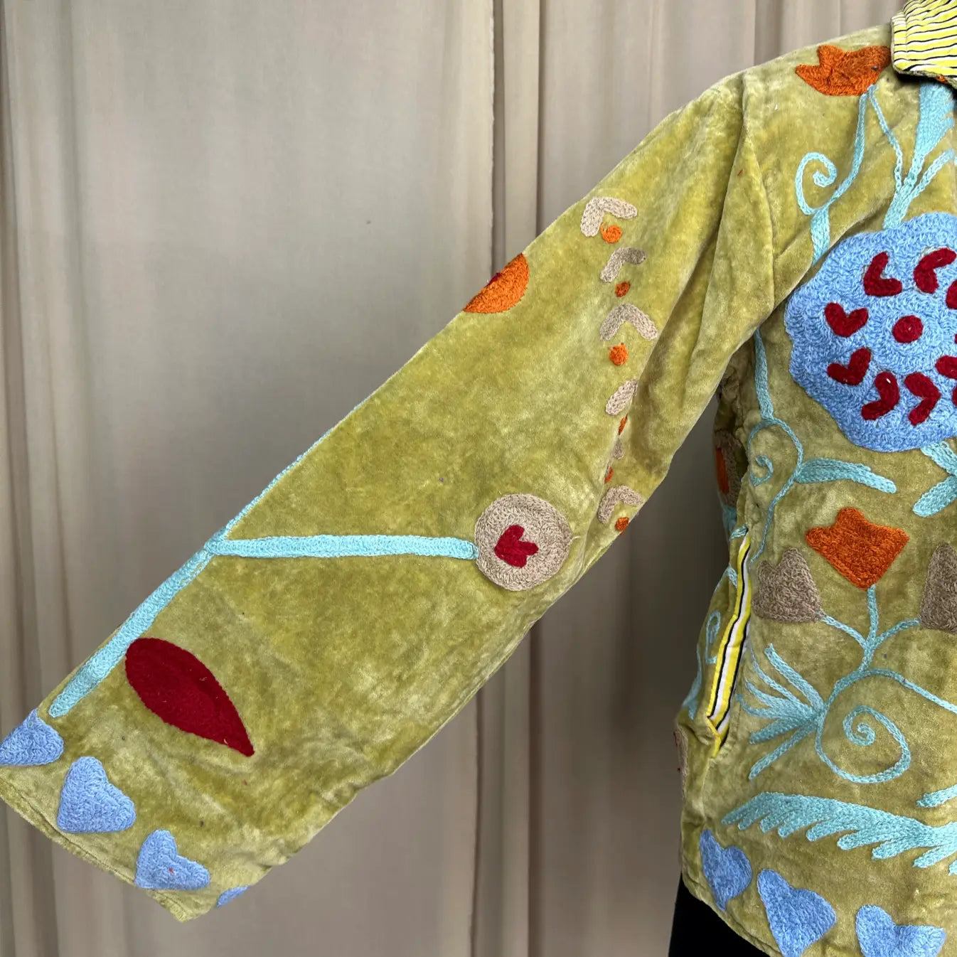 Boho Hand Embroidered Velvet Suzani Jacket, Green Floral Open Front Coat Winter Wear Free Size Robe Retro Chic Free Size Robe Blazer for Her