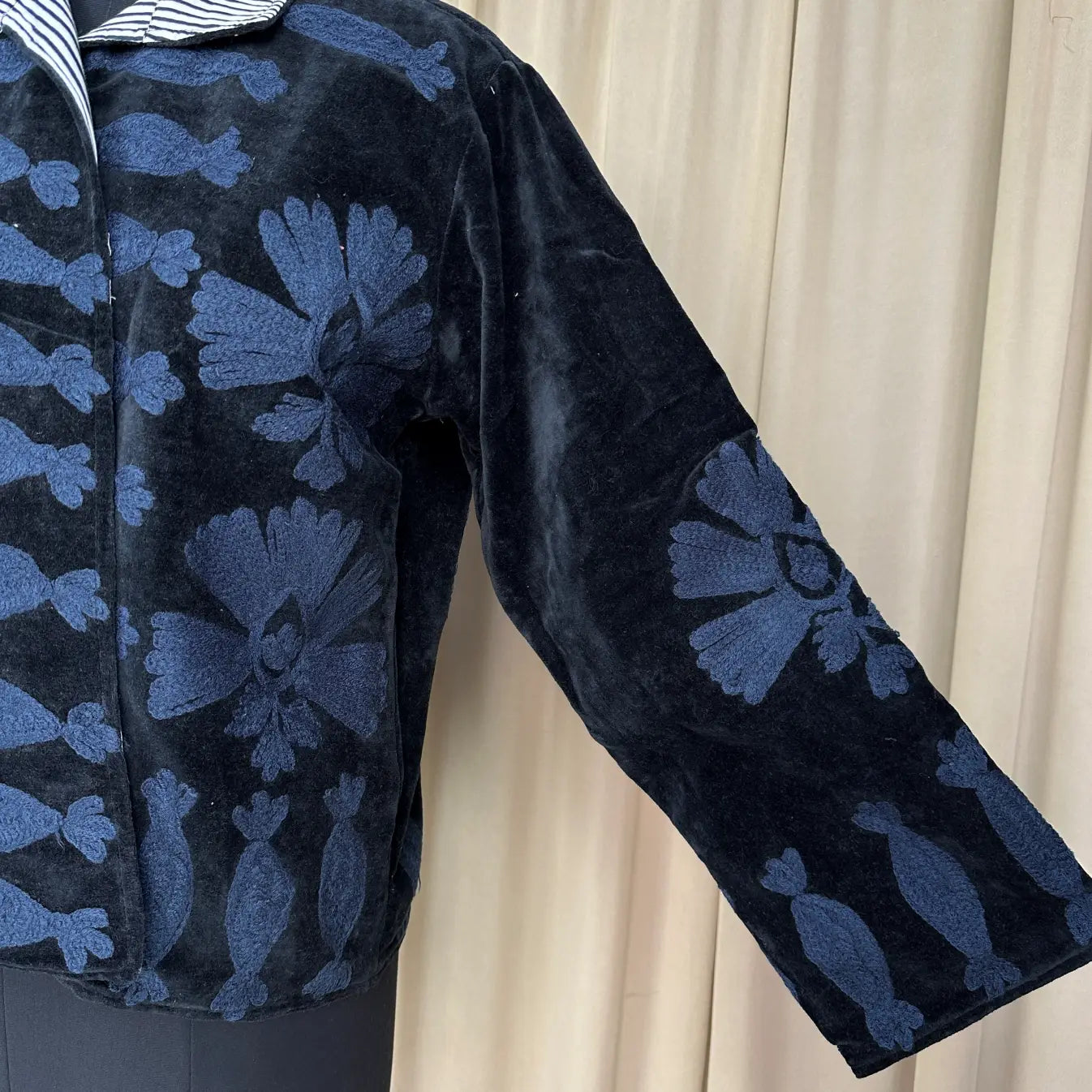 Boho Hand Embroidered Velvet Suzani Jacket, Black Floral Open Front Coat Winter Wear Free Size Robe Retro Chic Free Size Robe Blazer for Her