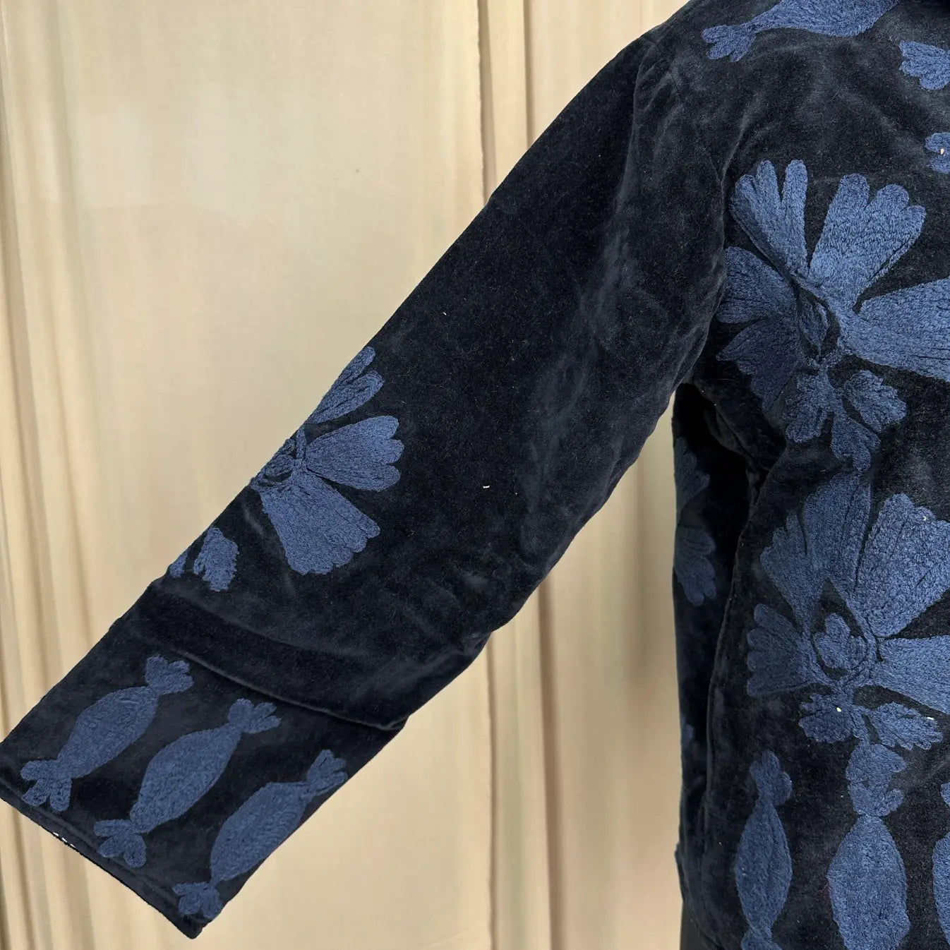 Boho Hand Embroidered Velvet Suzani Jacket, Black Floral Open Front Coat Winter Wear Free Size Robe Retro Chic Free Size Robe Blazer for Her