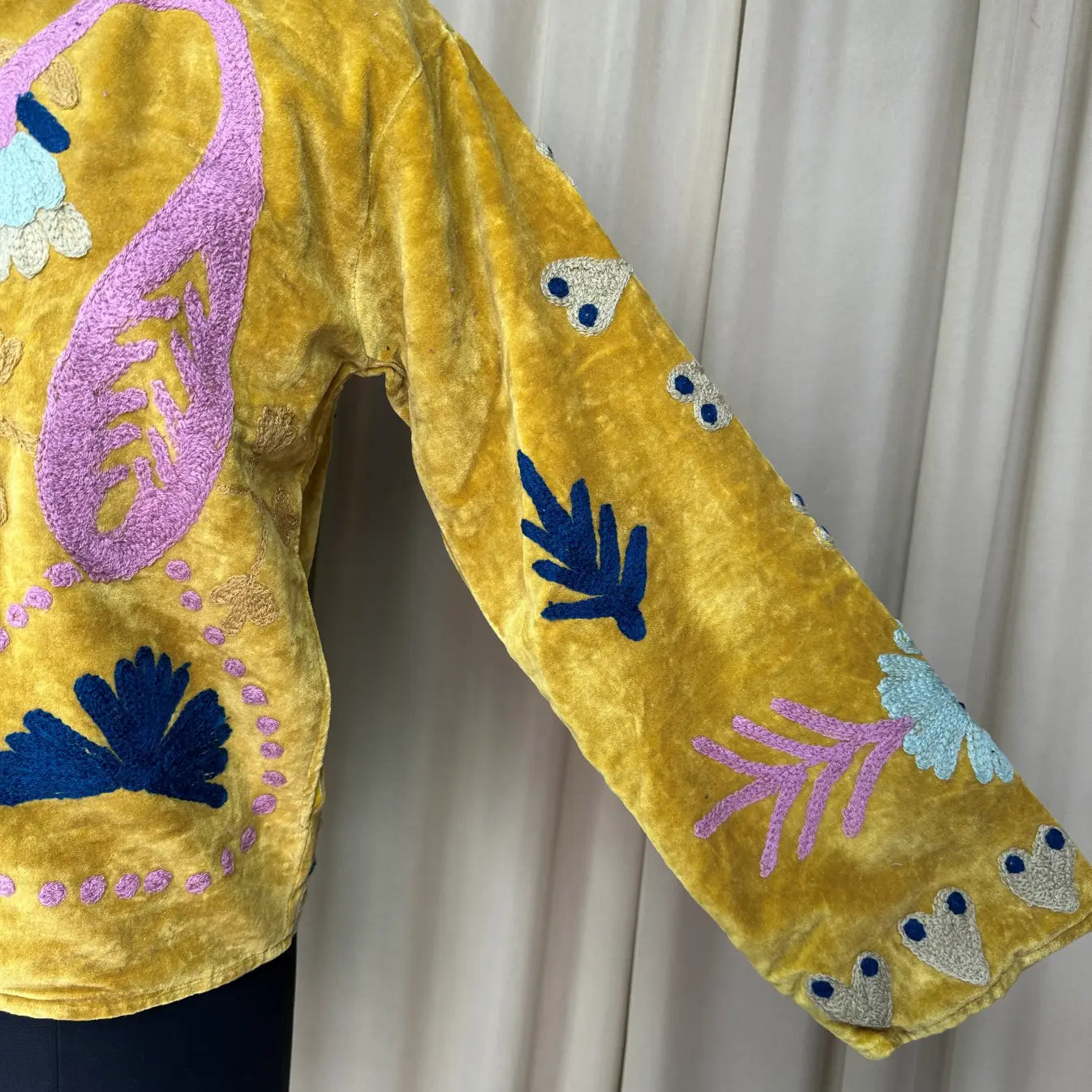 Boho Hand Embroidered Velvet Suzani Jacket Yellow Floral Open Front Coat Winter Wear Free Size Robe Retro Chic Free Size Robe Blazer for Her