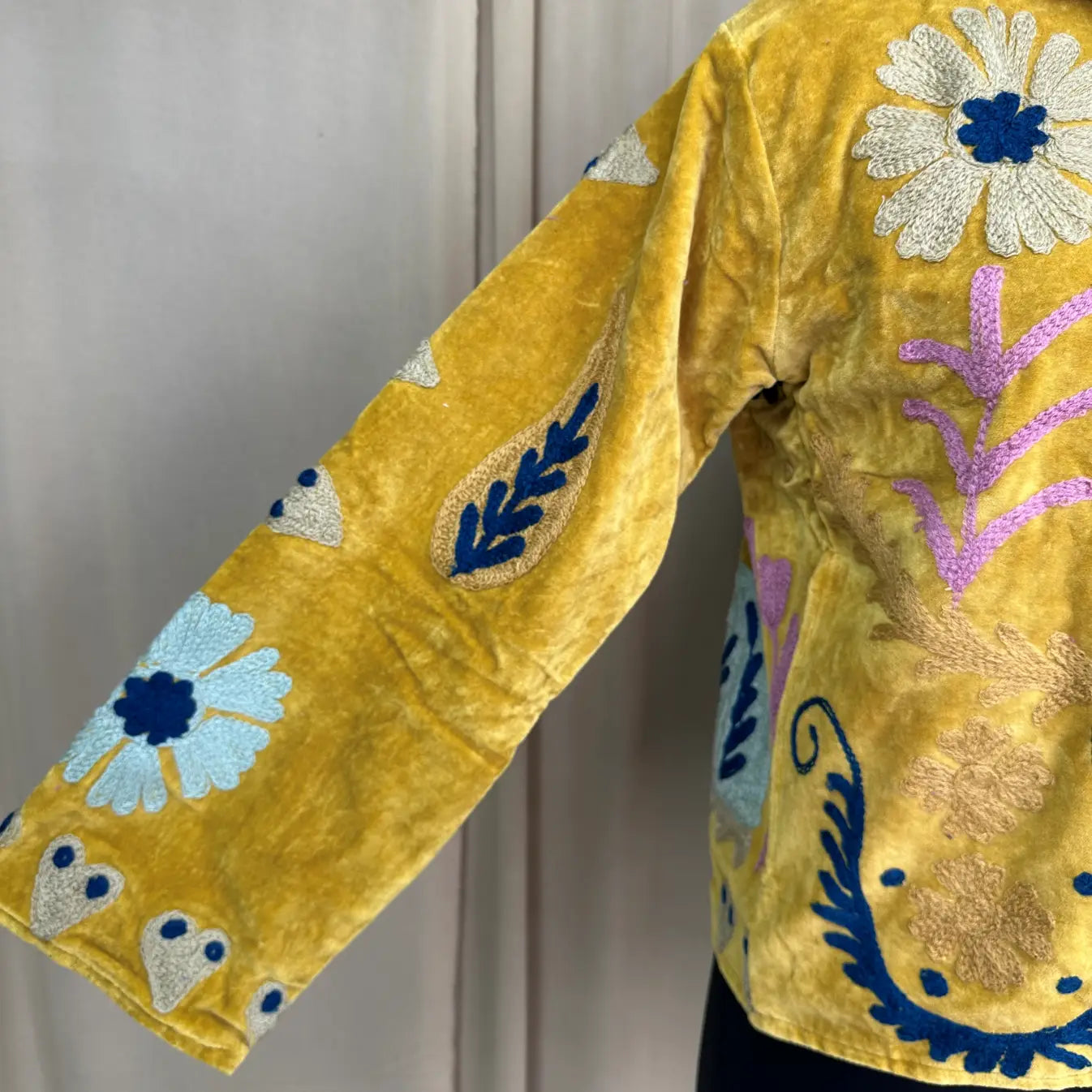 Boho Hand Embroidered Velvet Suzani Jacket Yellow Floral Open Front Coat Winter Wear Free Size Robe Retro Chic Free Size Robe Blazer for Her