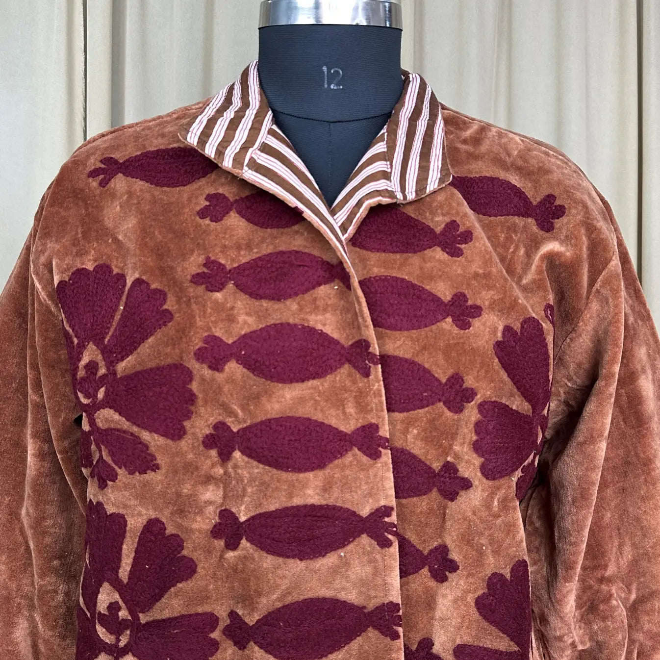 Boho Hand Embroidered Velvet Suzani Jacket Brown Floral Open Front Coat Winter Wear Free Size Robe Retro Chic Free Size Robe Blazer for Her