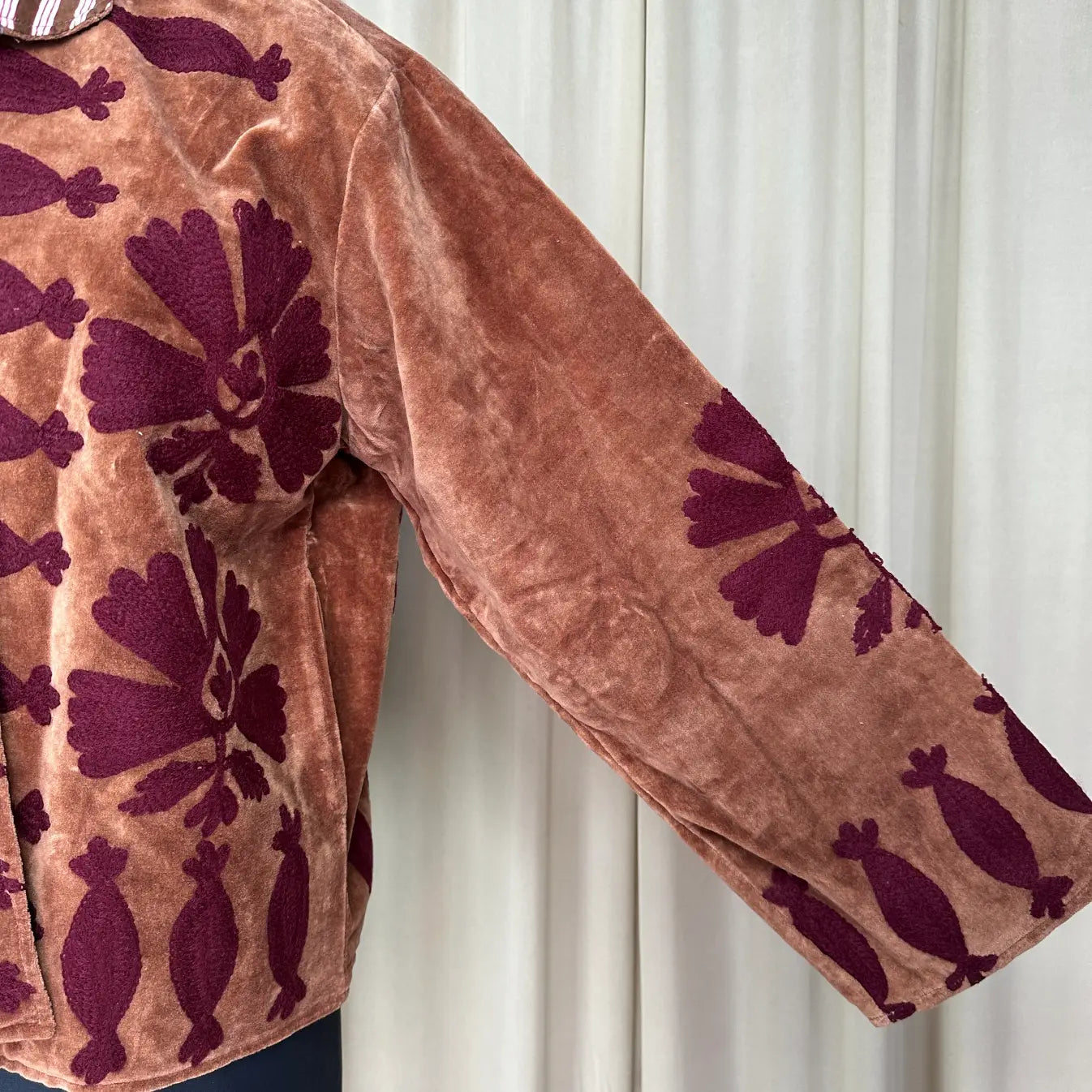 Boho Hand Embroidered Velvet Suzani Jacket Brown Floral Open Front Coat Winter Wear Free Size Robe Retro Chic Free Size Robe Blazer for Her