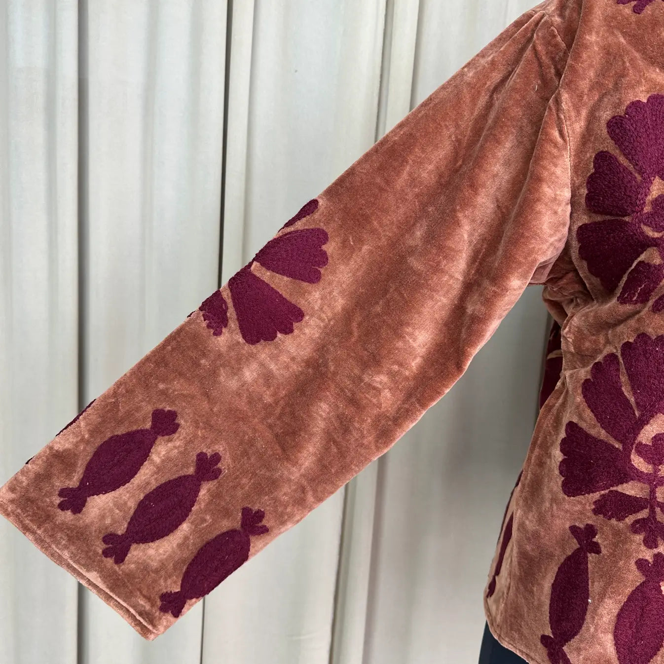 Boho Hand Embroidered Velvet Suzani Jacket Brown Floral Open Front Coat Winter Wear Free Size Robe Retro Chic Free Size Robe Blazer for Her