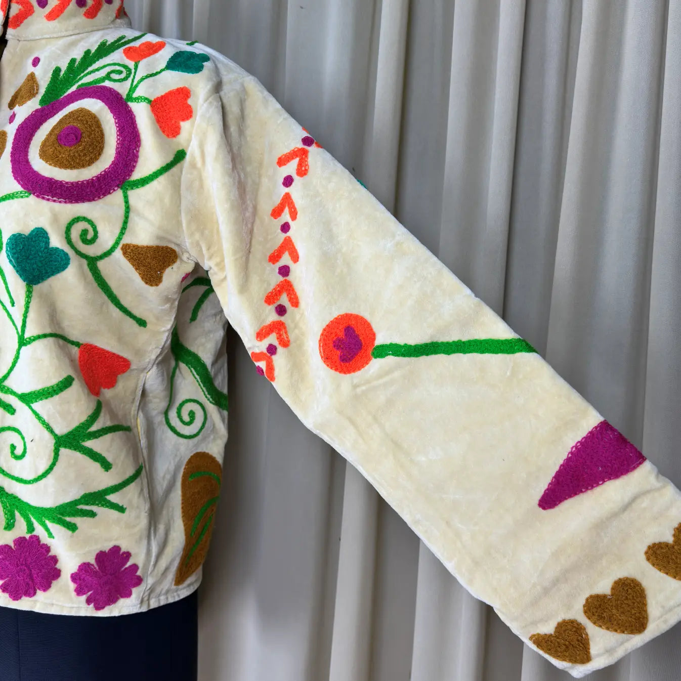 Boho Hand Embroidered Velvet Suzani Jacket Yellow Floral Open Front Coat Winter Wear Free Size Robe Retro Chic Free Size Robe Blazer for Her