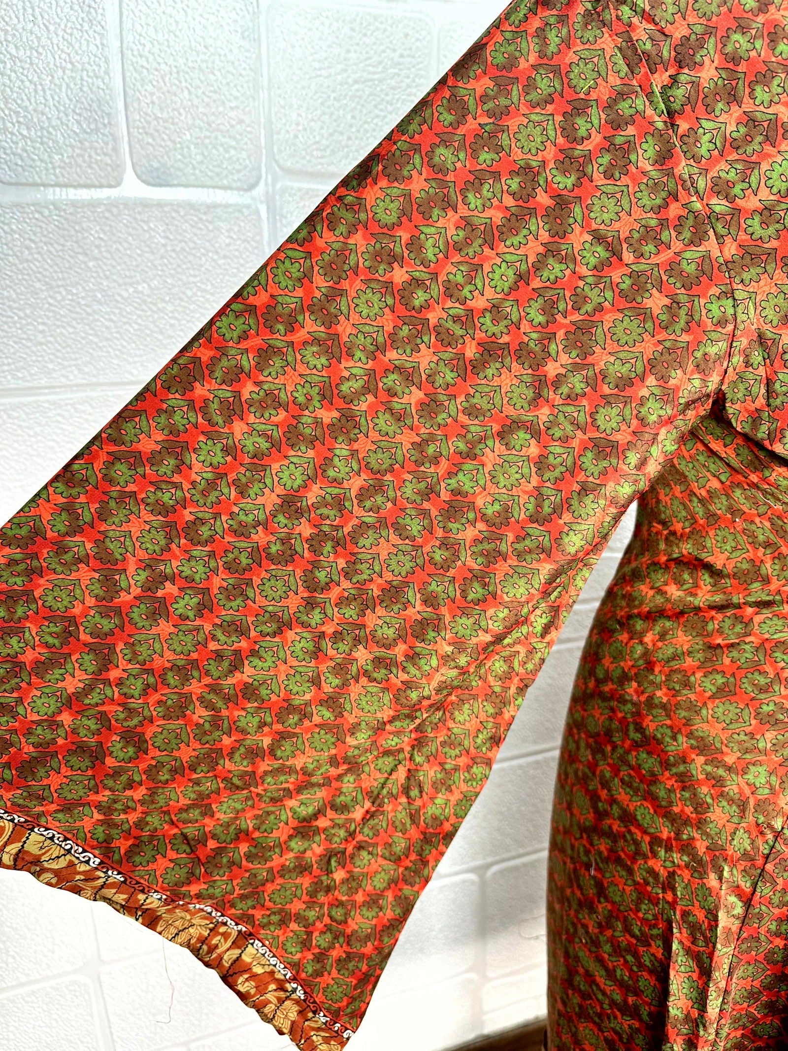 Recycle Boho House Robe Kimono Vintage Silk Sari Dressing Gown, Beach Coverup, Bridesmaid, Anniversary Gift Her | Floral Print