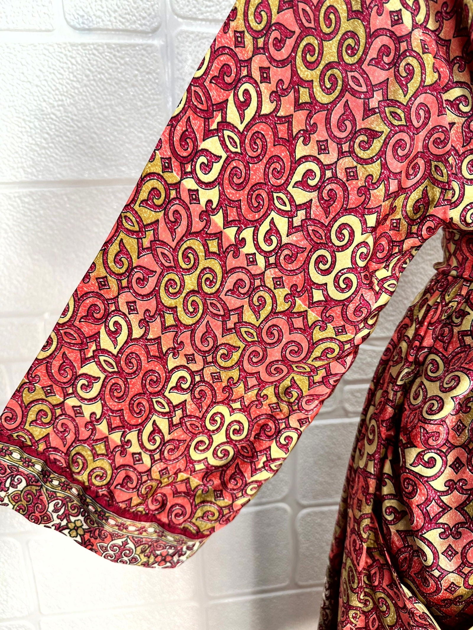 Recycle Boho House Robe Kimono Vintage Silk Sari Dressing Gown, Beach Coverup, Bridesmaid, Anniversary Gift Her | Geometric Print