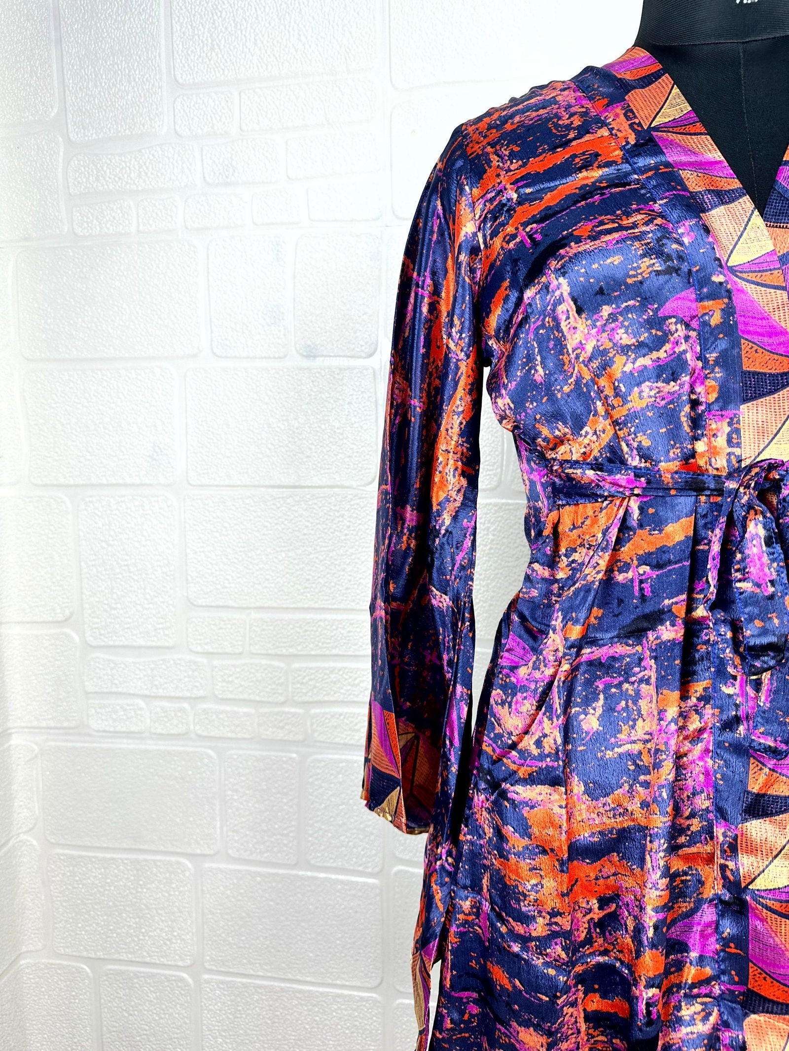 Recycle Boho House Robe Kimono Vintage Silk Sari Dressing Gown, Beach Coverup, Bridesmaid, Anniversary Gift Her | Geometric Print